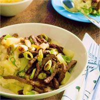 Recept van Stamppot zuurkool met roergebakken runderreepjes op Receptenenzo