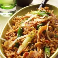 Recept van Knoflookrijst met kip en taugé op Receptenenzo